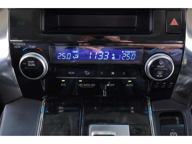 Toyota Alphard 8