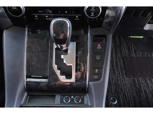 Toyota Alphard 9