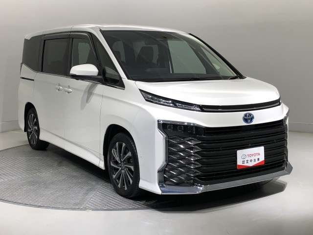 Toyota Voxy 11