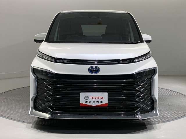Toyota Voxy 6