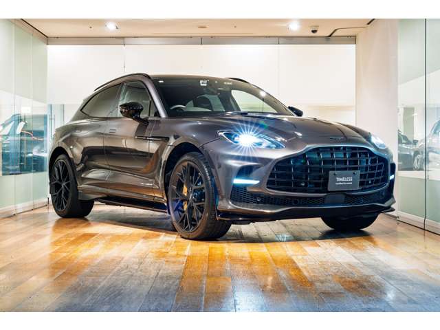 Aston Martin DBX 3