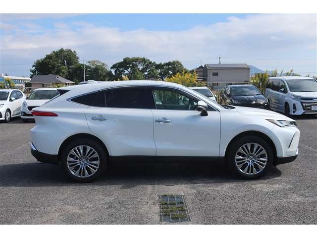 Toyota Harrier 3