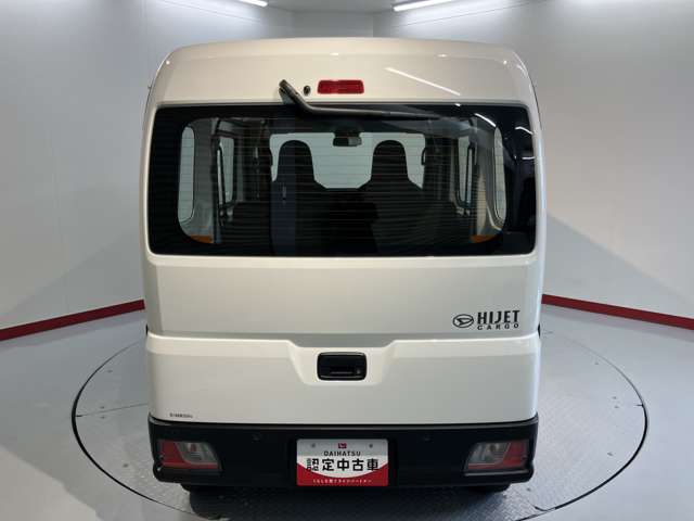 Daihatsu Hijet Cargo 7