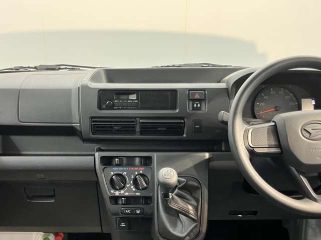 Daihatsu Hijet Cargo 10