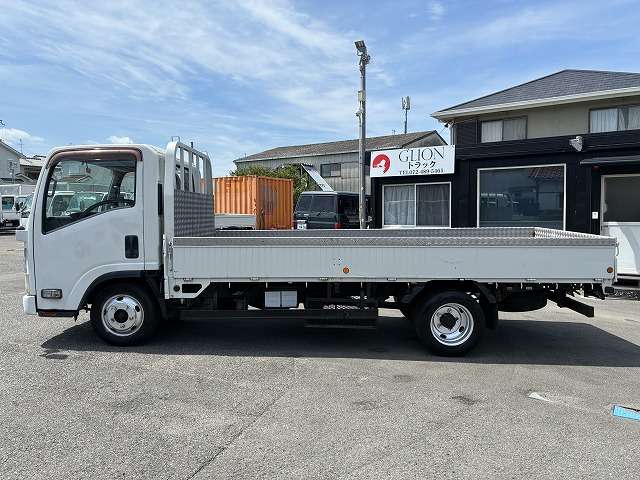 Isuzu Elf 4