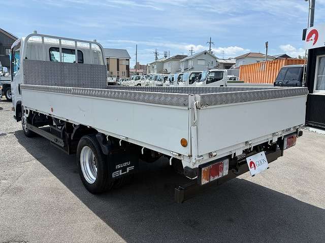 Isuzu Elf 6