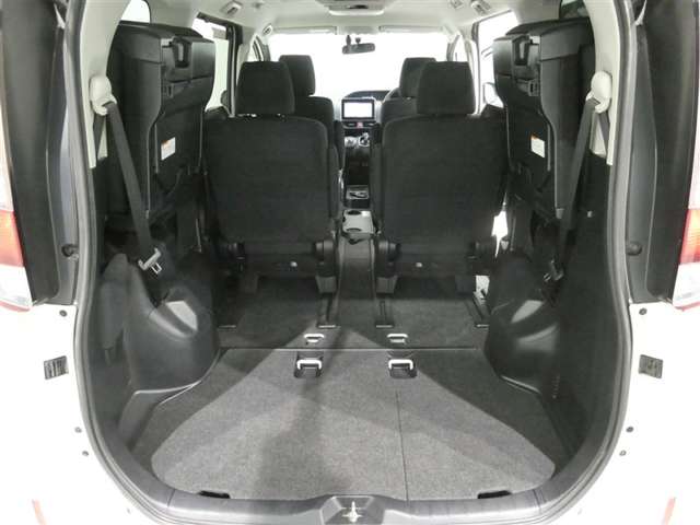 Toyota Noah 12