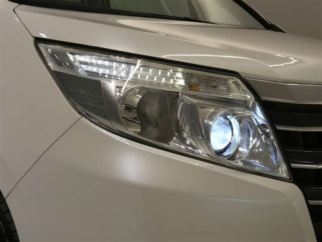 Toyota Noah 6