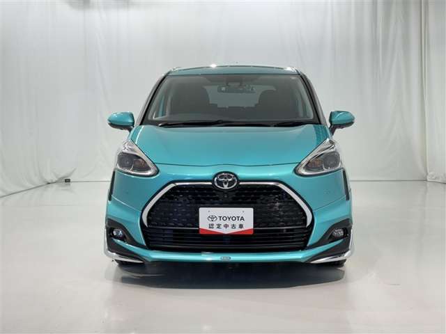 Toyota Sienta 4
