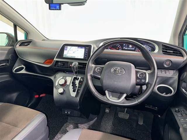 Toyota Sienta 9