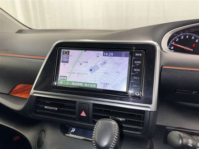 Toyota Sienta 10