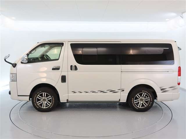 Toyota Hiace Van 3