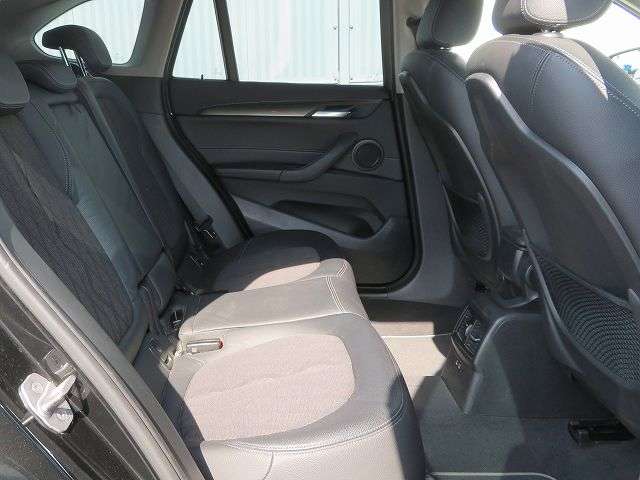 BMW X1 8