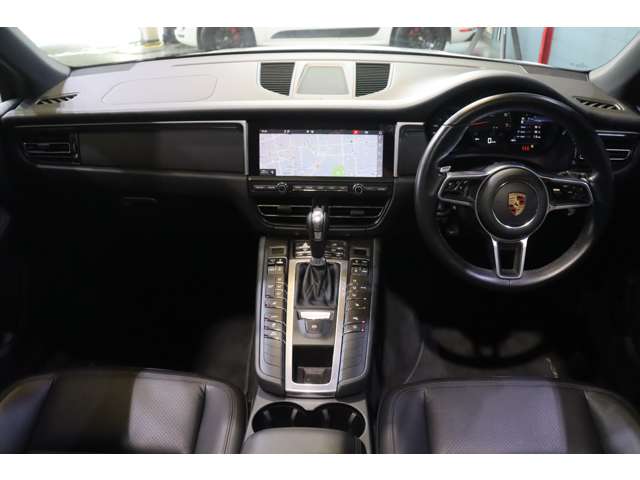Porsche Macan 5