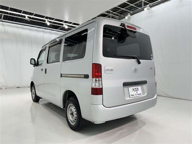 Toyota Light Ace Van 6