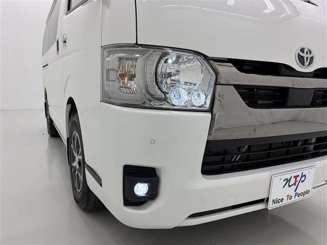 Toyota Hiace Van 8