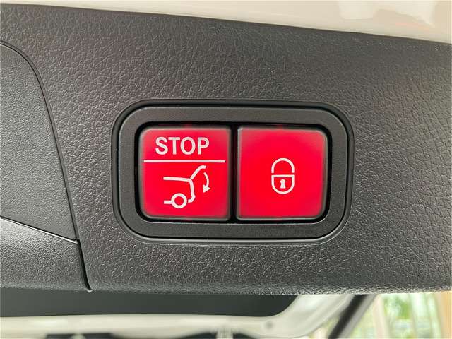 Mercedes-Benz GLA-Class 12