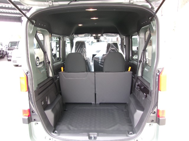 Honda N-VAN 9