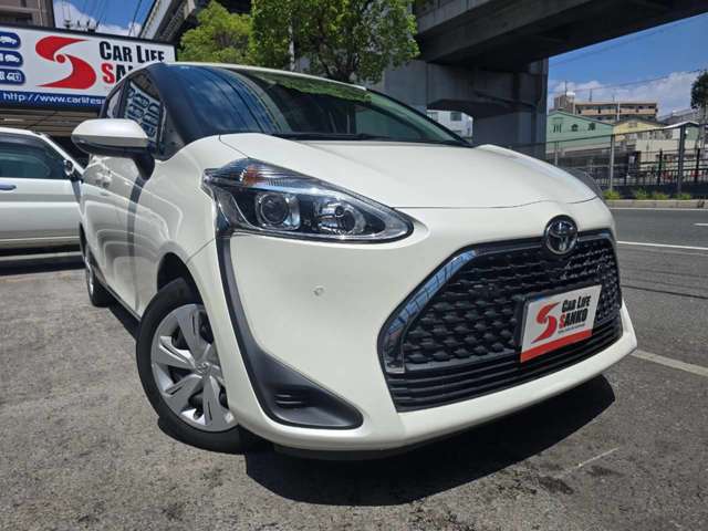 Toyota Sienta 3
