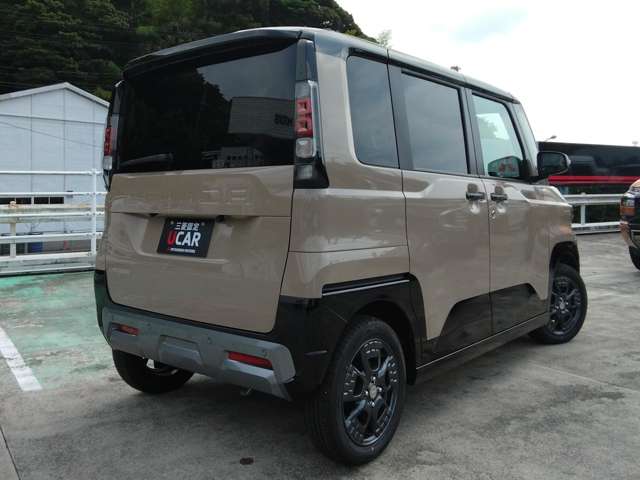 Mitsubishi Delica Mini 2