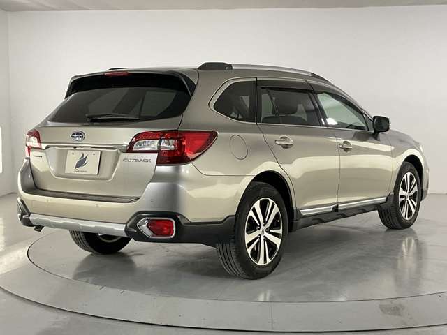 Subaru Legacy Outback 9