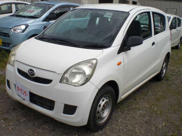 Daihatsu Mira 3