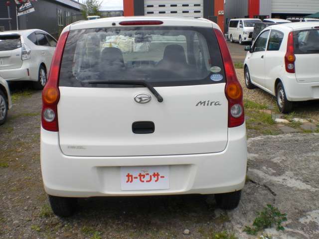 Daihatsu Mira 5