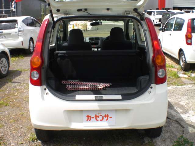 Daihatsu Mira 7