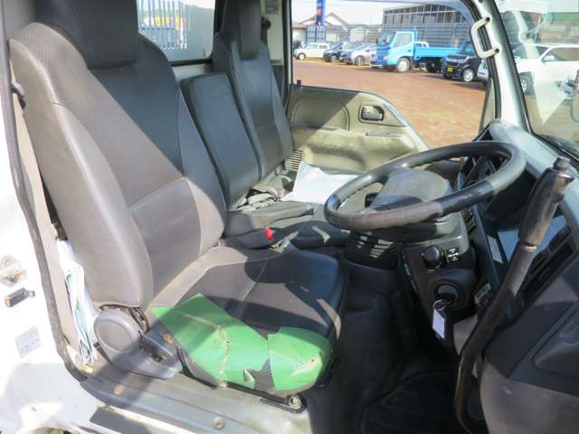 Isuzu Elf 12