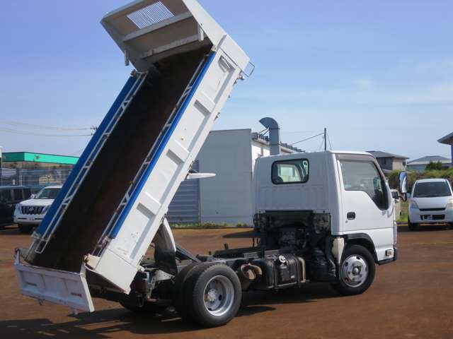 Isuzu Elf 3