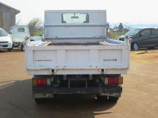 Isuzu Elf 9