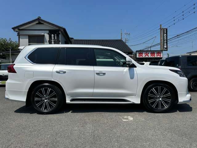 Lexus LX 5
