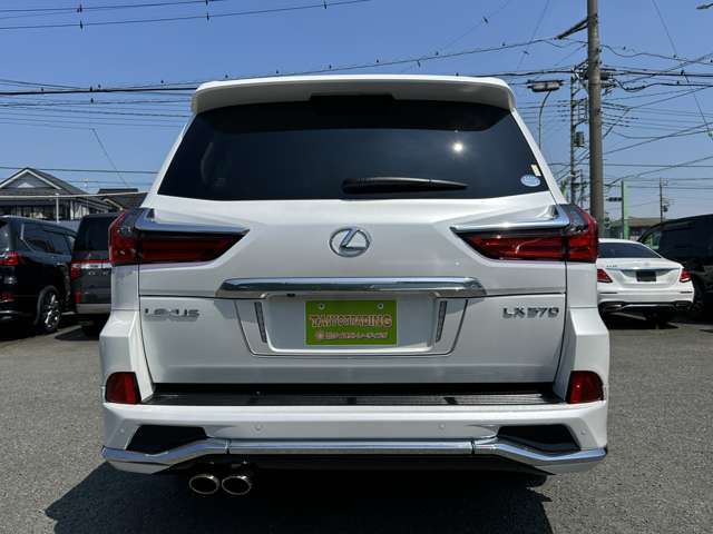 Lexus LX 7