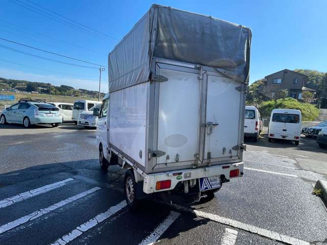 Nissan NT100 Clipper 5