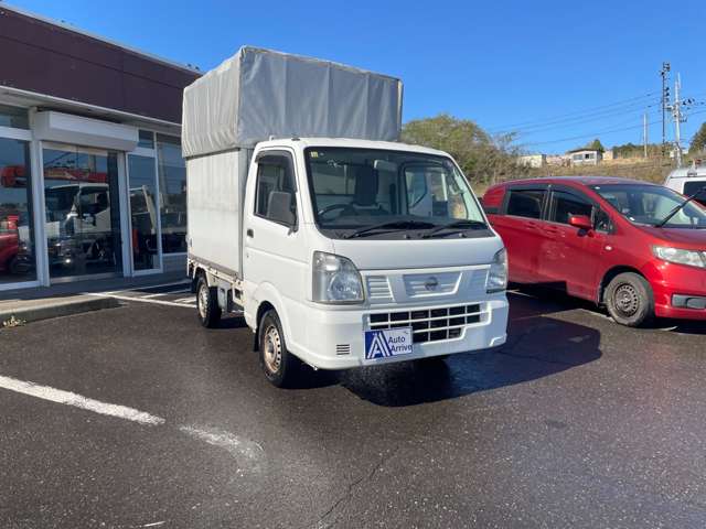 Nissan NT100 Clipper 6