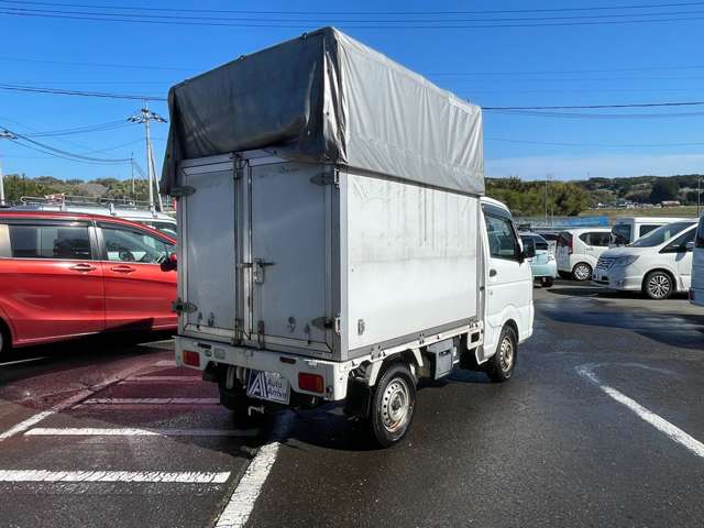 Nissan NT100 Clipper 9