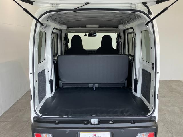 Daihatsu Hijet Cargo 8