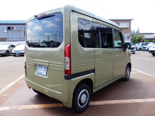 Honda N-VAN 8
