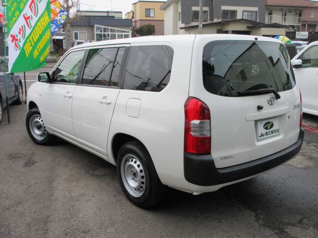 Toyota Succeed Van 11