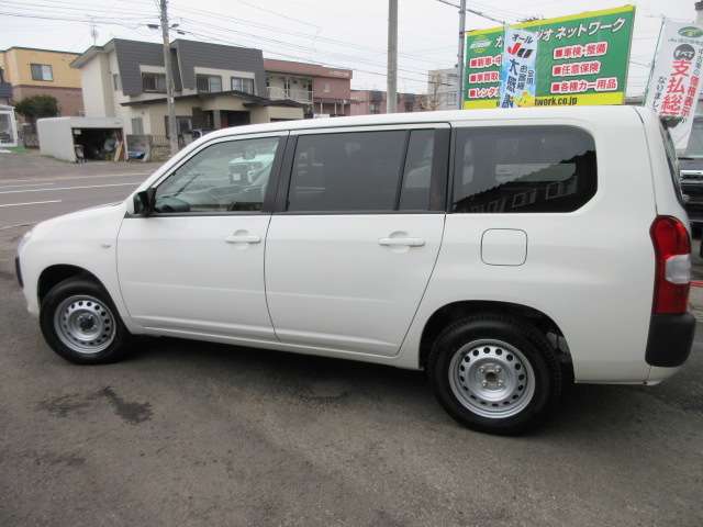 Toyota Succeed Van 12