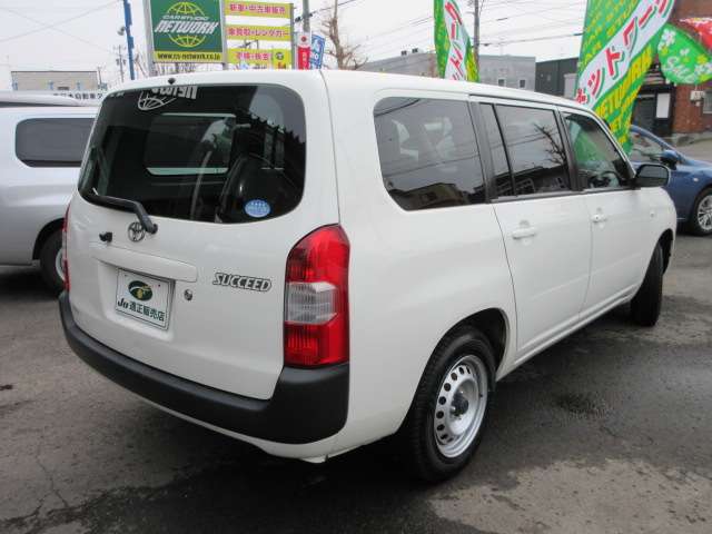 Toyota Succeed Van 7