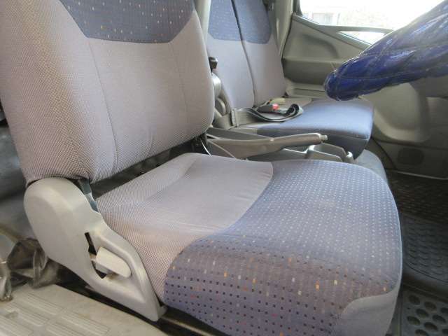 Mitsubishi Fuso Canter 9