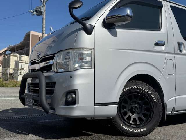 Toyota Hiace Van 2