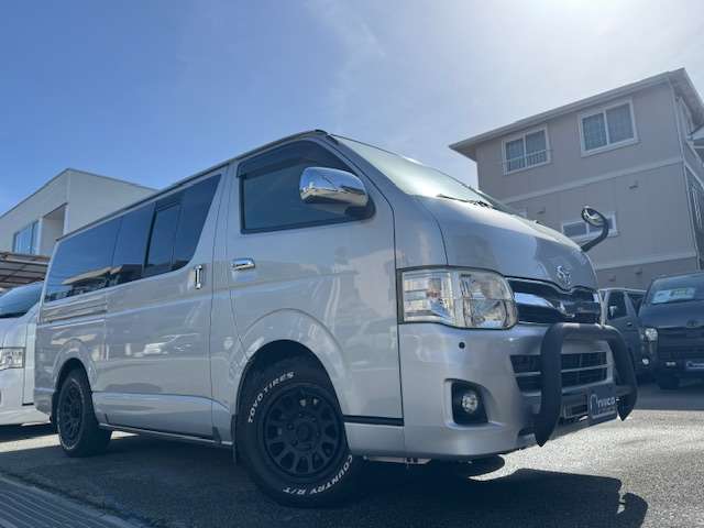 Toyota Hiace Van 3