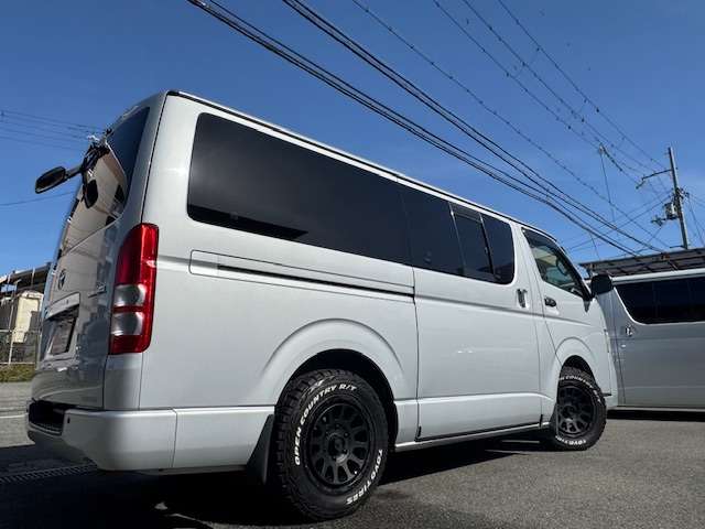 Toyota Hiace Van 9