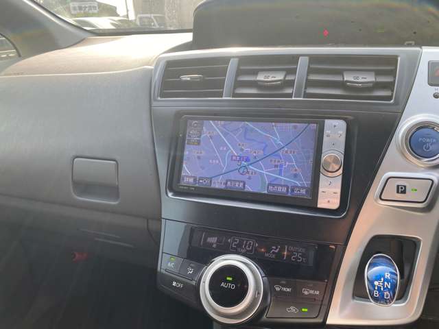 Toyota Prius α 10