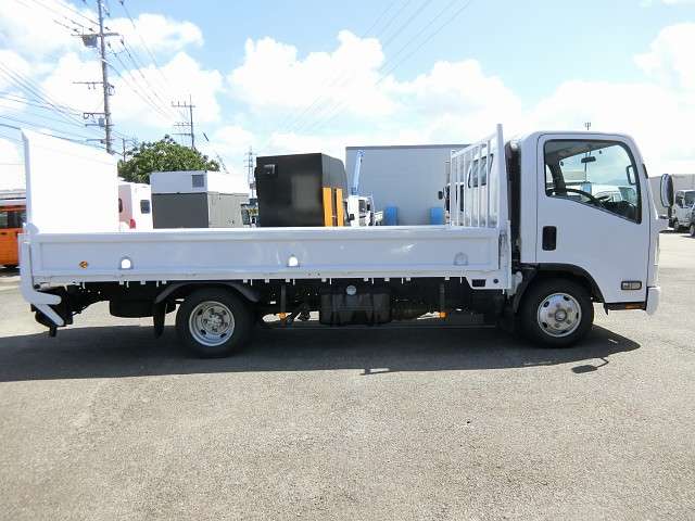 Isuzu Elf 12