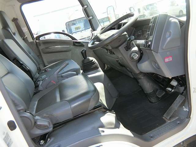 Isuzu Elf 7