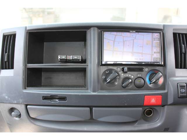 Isuzu Elf 12