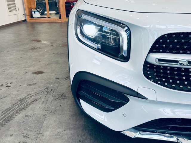 Mercedes-Benz GLB 12